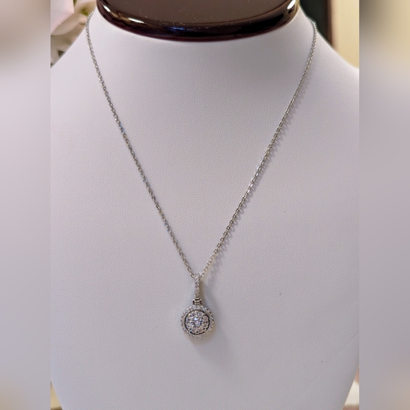 Brilliant Cut CZs set in 18K White Gold over Titanium - Picture 3 of 15